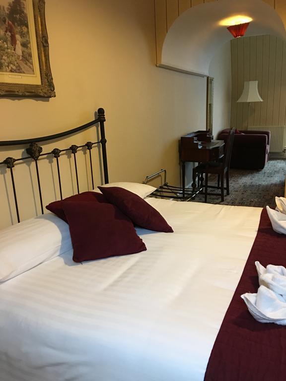 Cannon House Hotel Ротсей Екстериор снимка