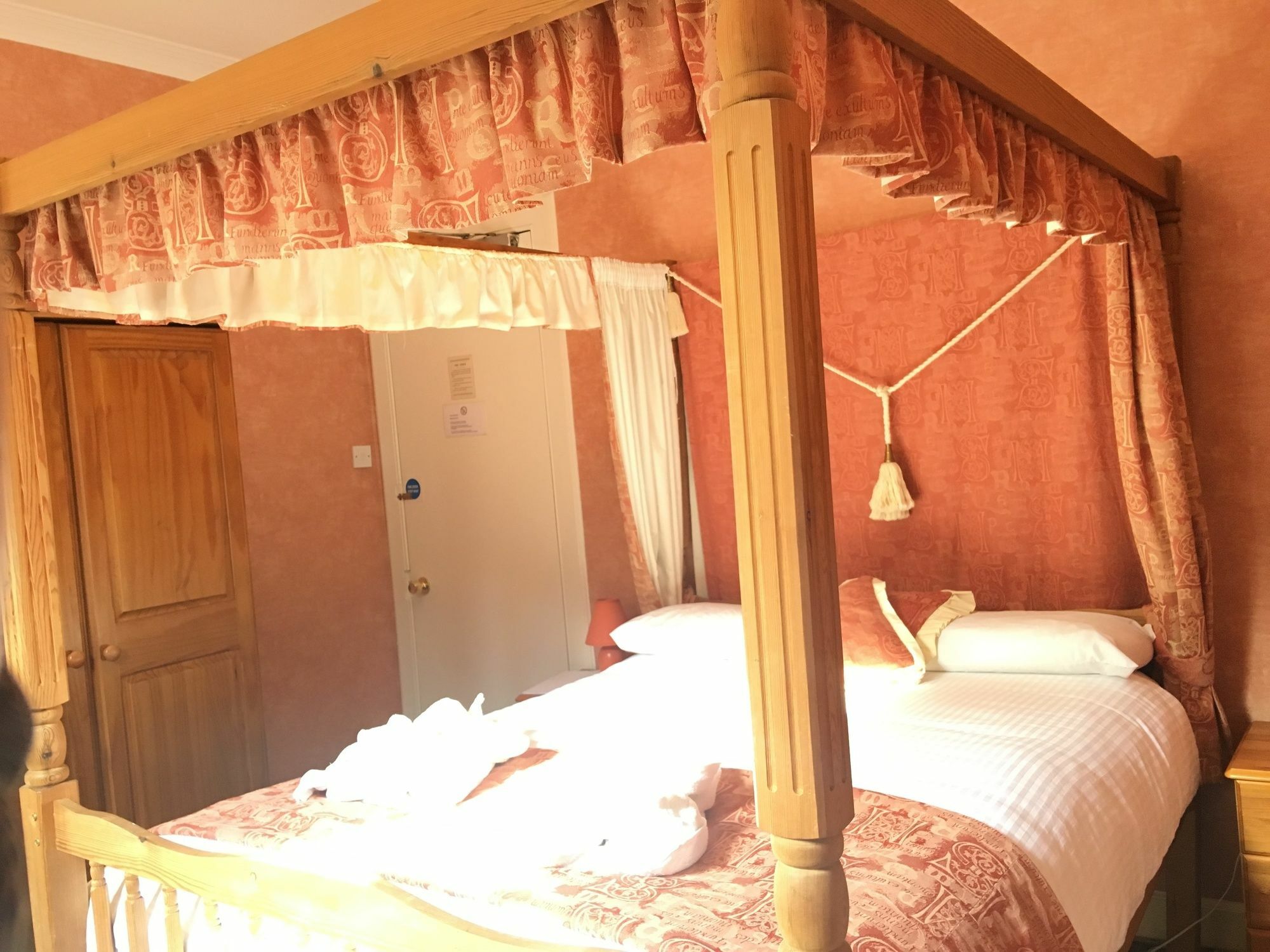 Cannon House Hotel Ротсей Екстериор снимка
